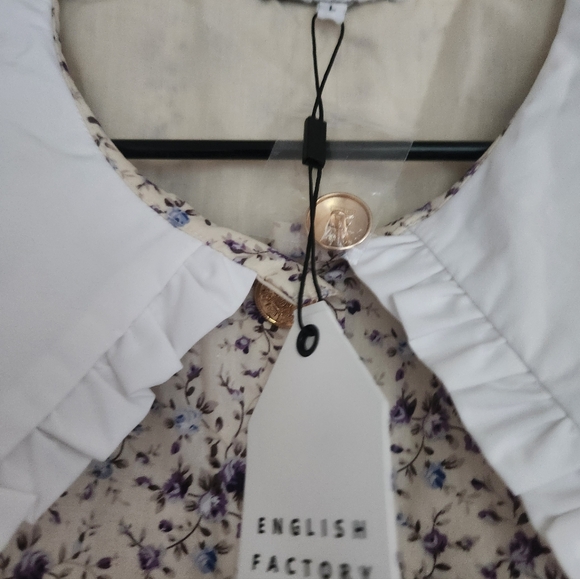 NWT ADORABLE English Factory Floral Print Puff Long Sleeve Top Size Large FLAWED - Picture 3 of 6